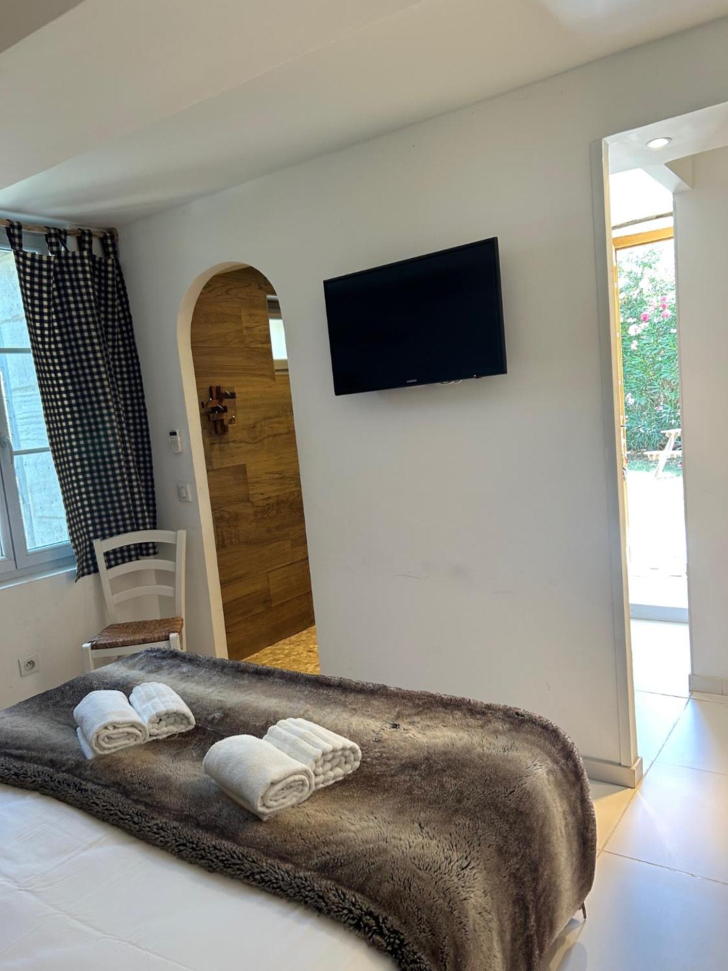 Bed and Breakfast Manade Des Baumelles Saintes-Maries-de-la-Mer Esterno foto